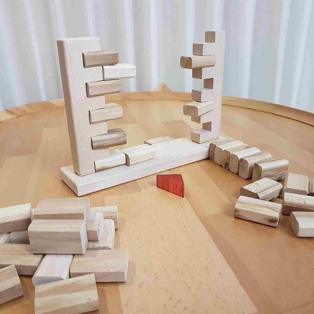 دیوار چوبی کودکانه