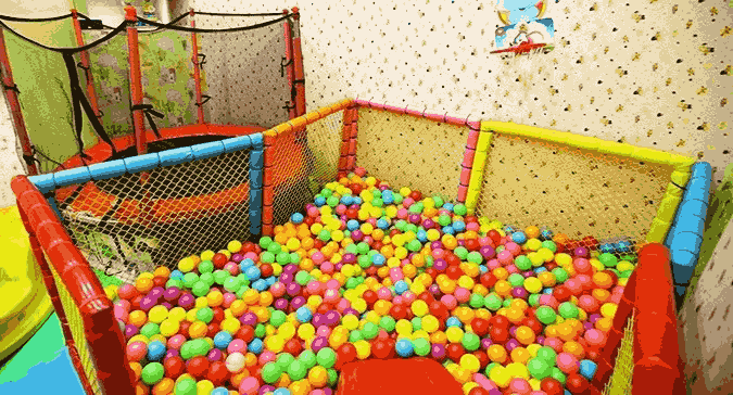 استخر توپ کودک